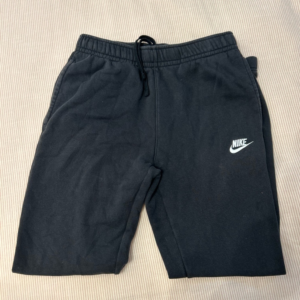 Black Nike sweats